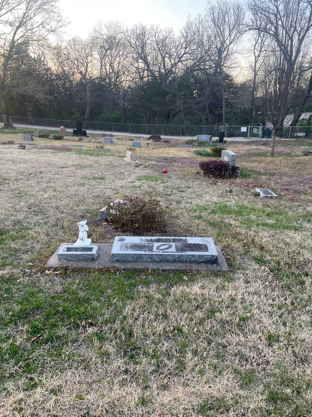 Jeanette Elizabeth Saathoff Suboter's grave. Photo 2