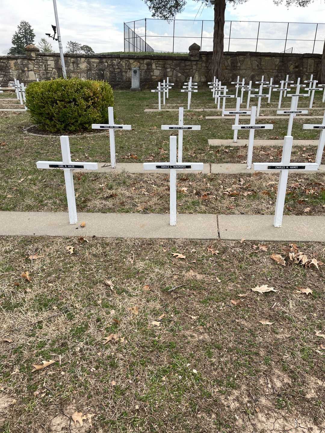 Harold L. Nonamaker's grave. Photo 2