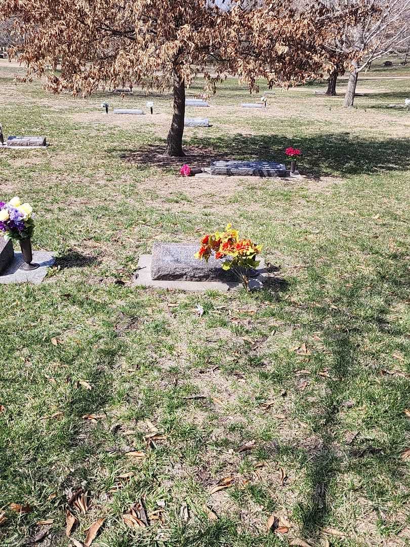 Ronald R. Nash's grave. Photo 2