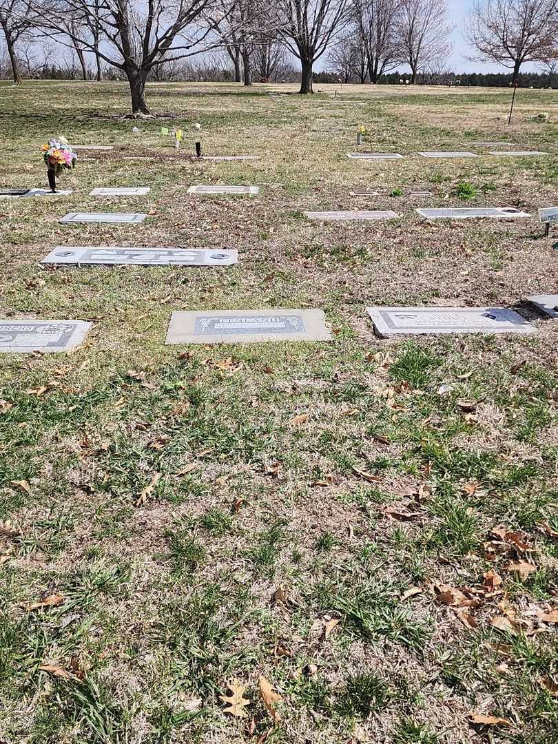 Evelyn Louise Neal Penland's grave. Photo 2