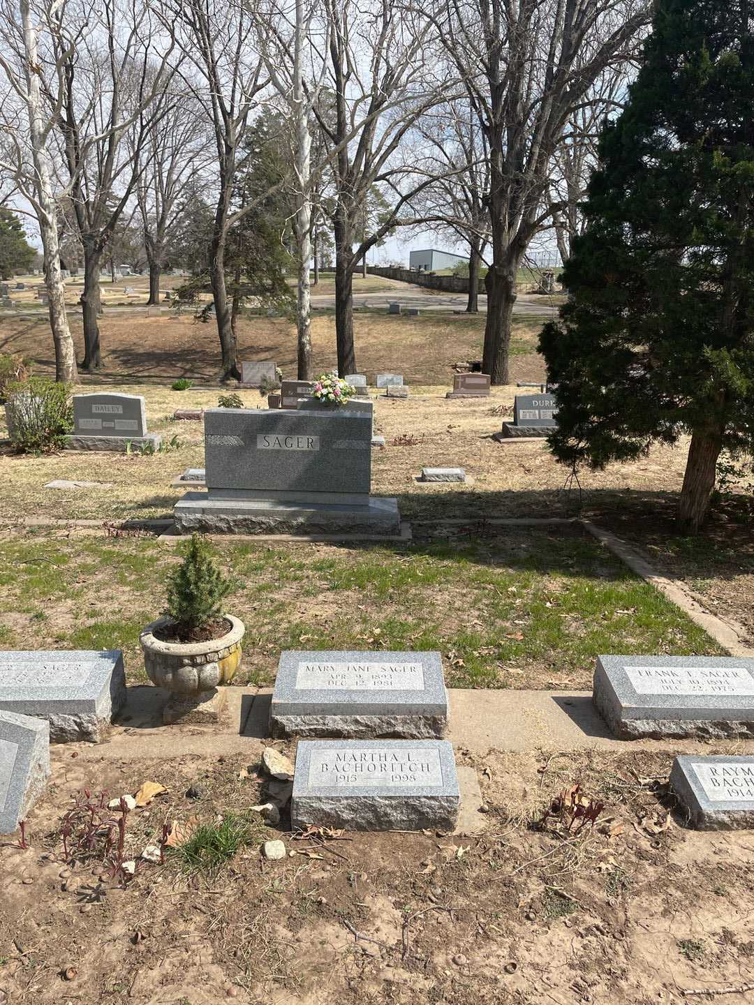 Mary Jane Sager's grave. Photo 2