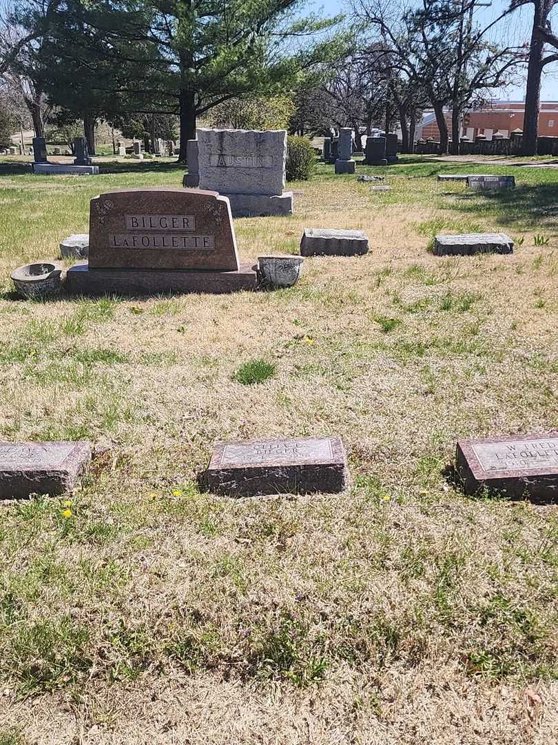 Celia E. Bilger's grave. Photo 2