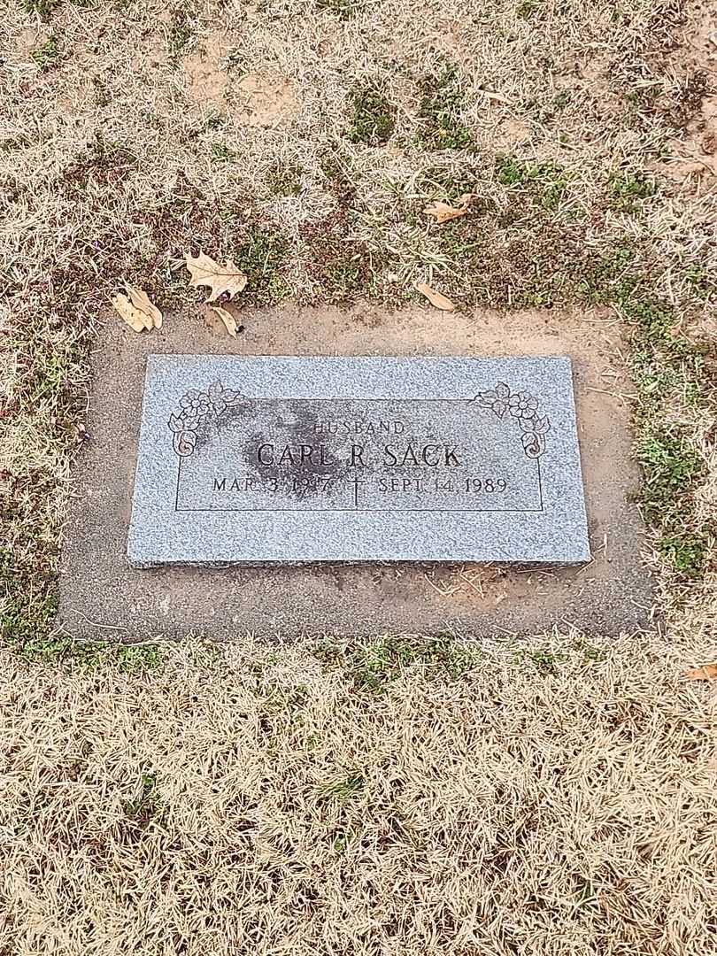 Carl R. Sack's grave. Photo 1