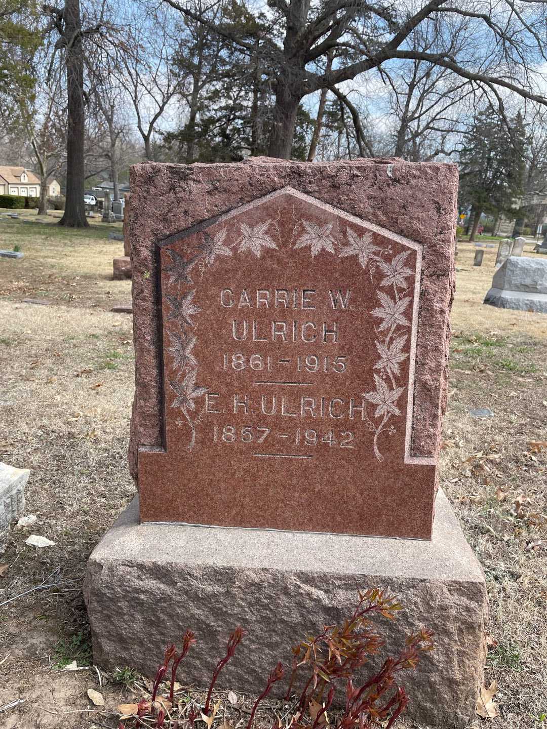 E. H. Ulrich's grave. Photo 3