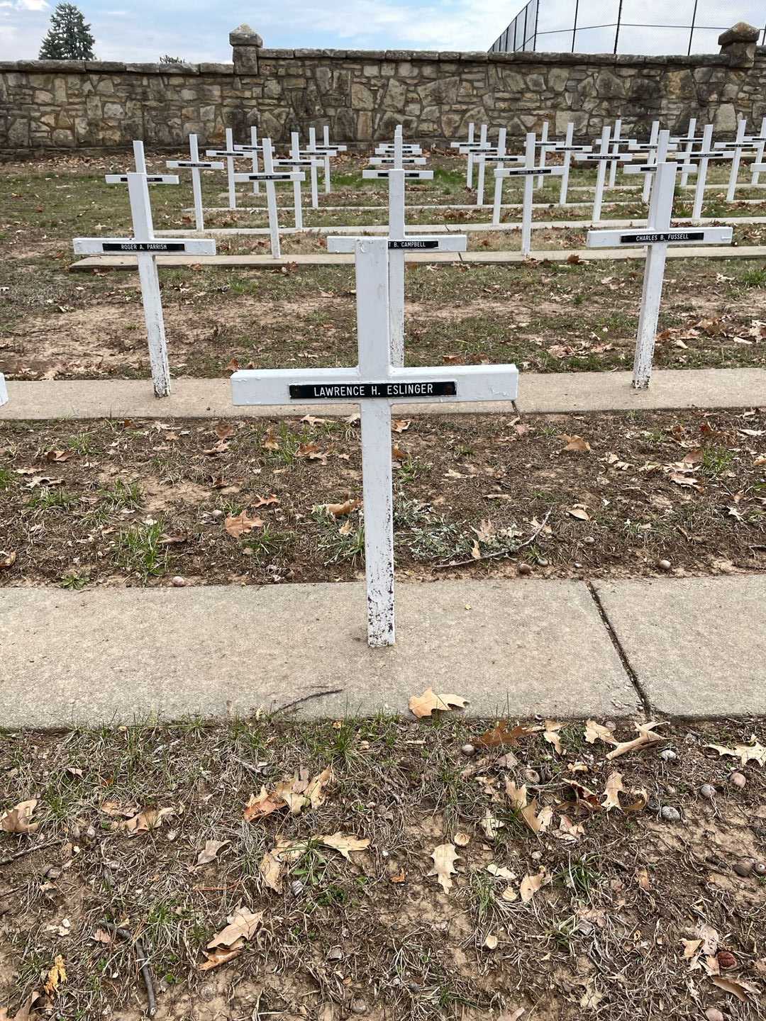Lawrence H. Eslinger's grave. Photo 3