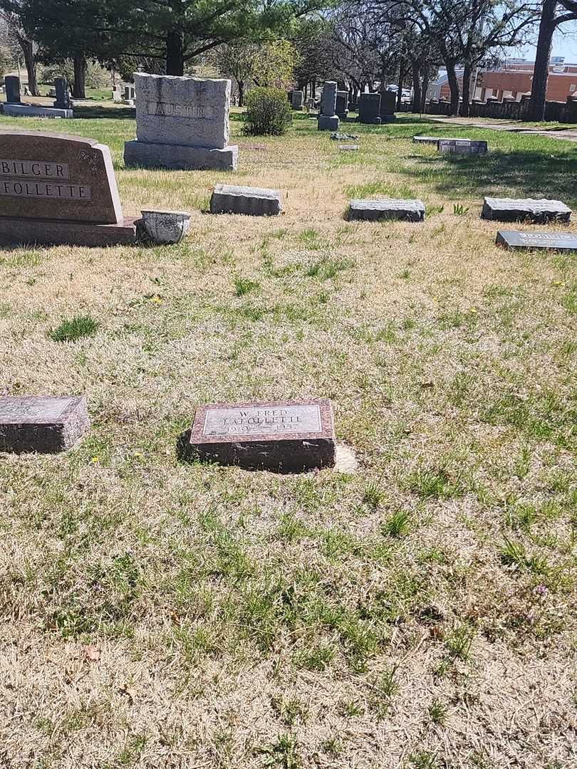 William Fred LaFollette's grave. Photo 2