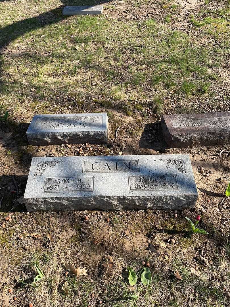 William Riley Cain's grave. Photo 1