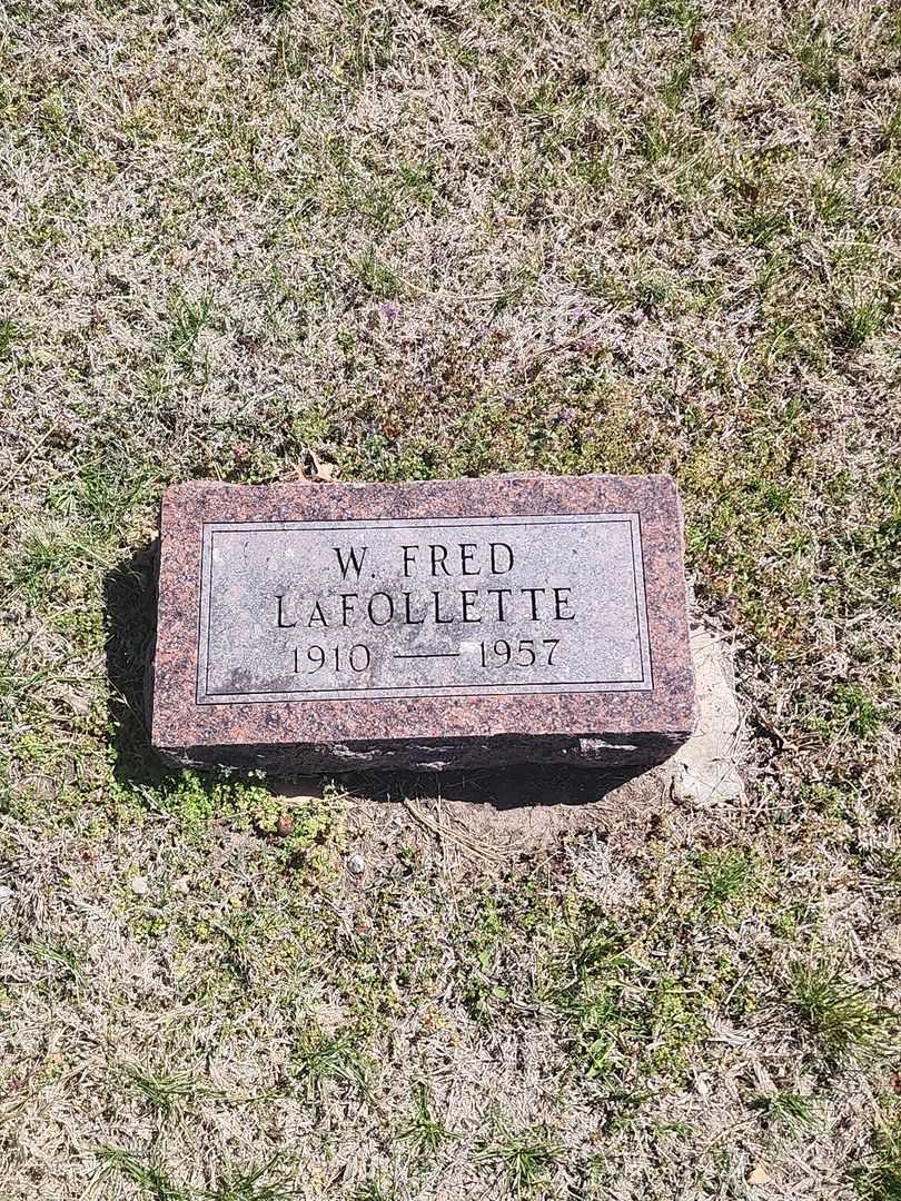 William Fred LaFollette's grave. Photo 3