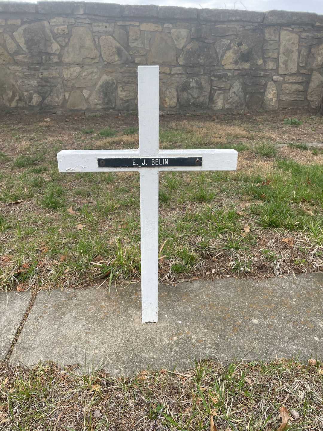 E. J. Belin's grave. Photo 3