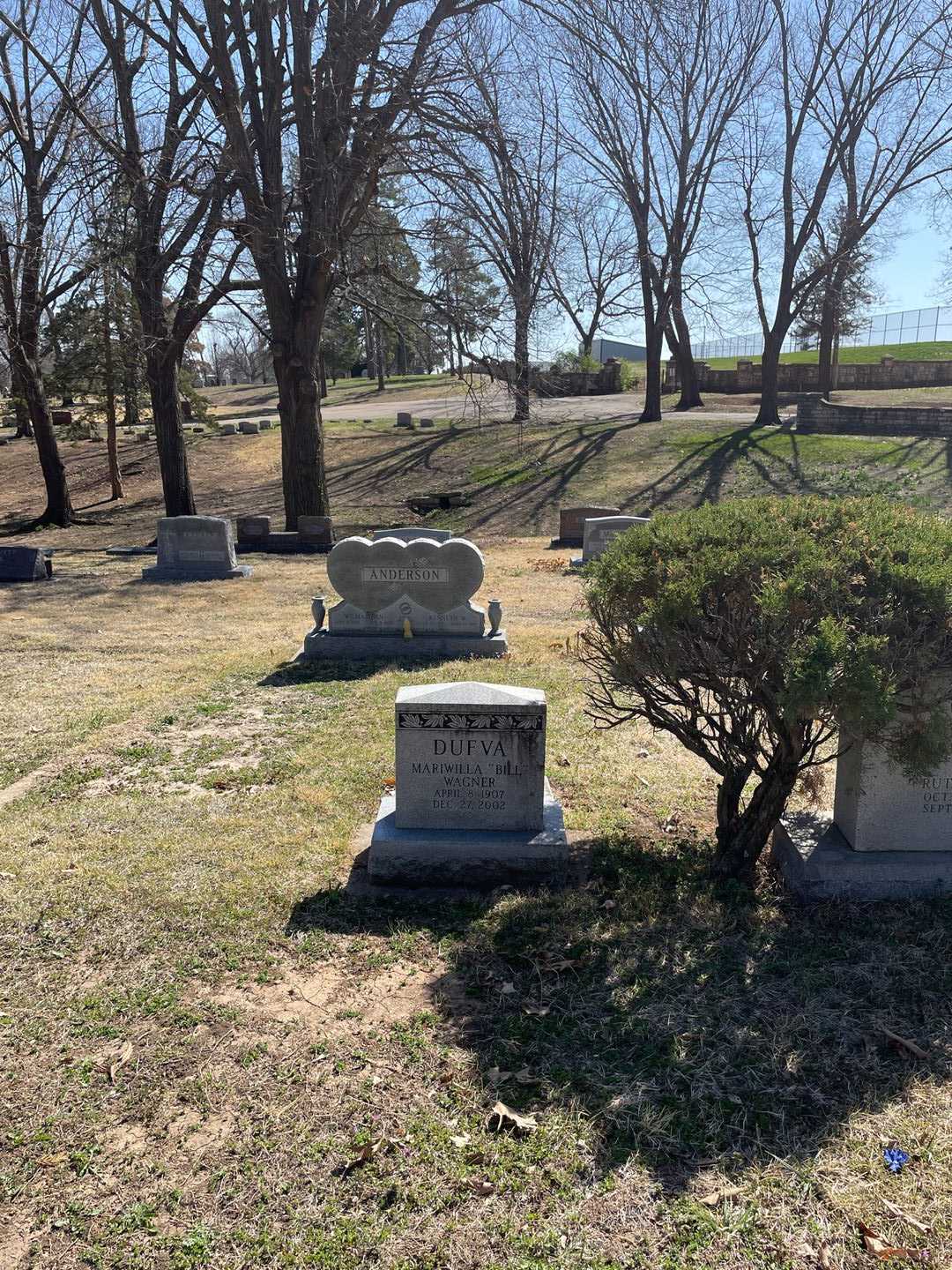 Mariwilla "Bill" Wagner Dufva's grave. Photo 2