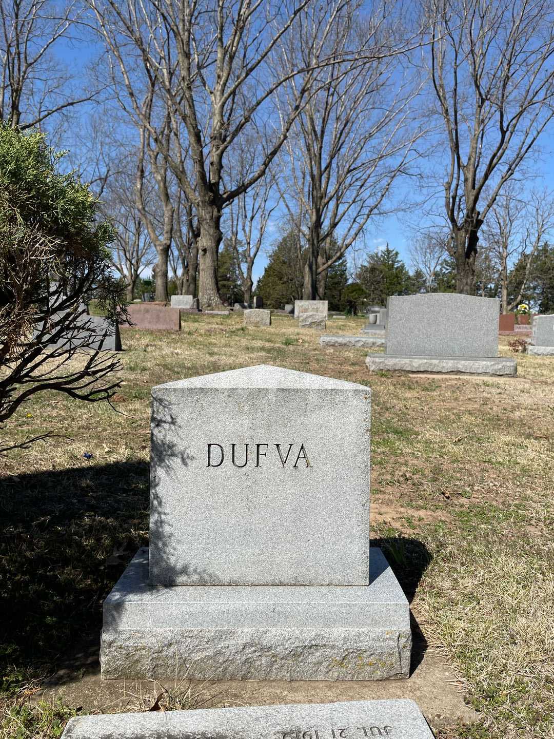 Mariwilla "Bill" Wagner Dufva's grave. Photo 3