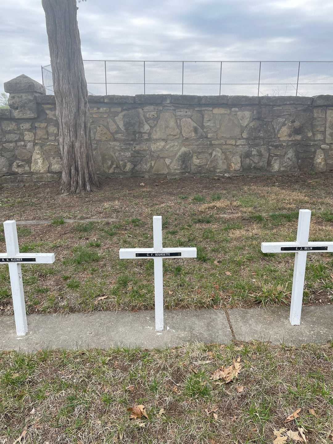 C. F. Bourdette's grave. Photo 2