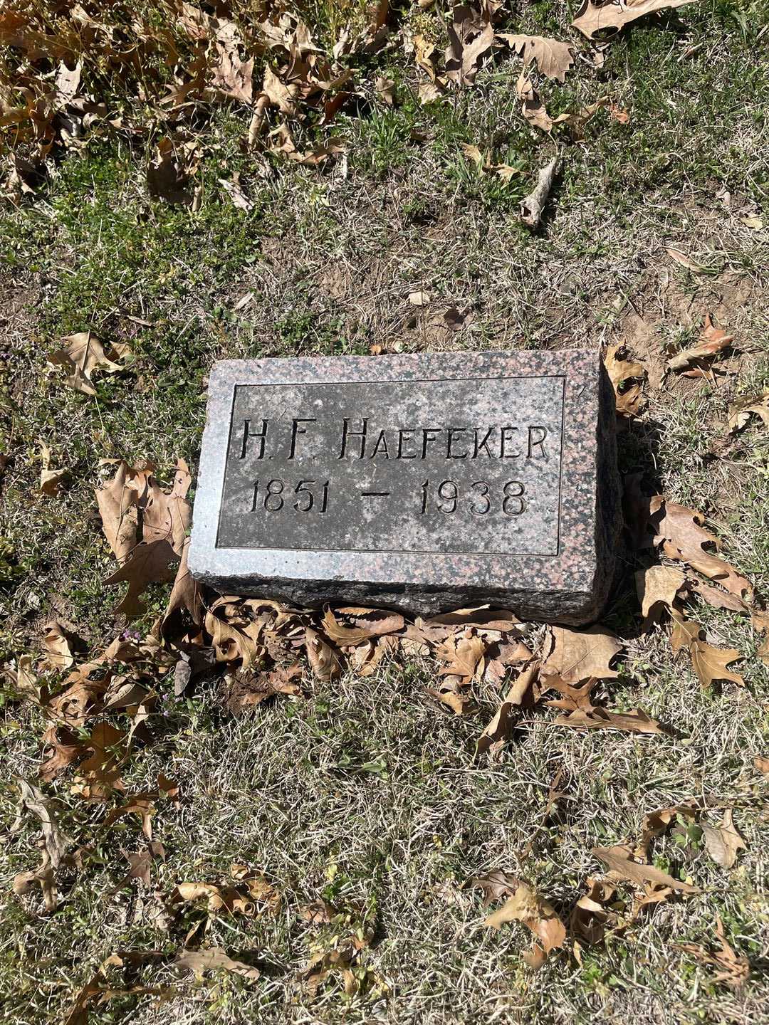 Henry F. Haefeker's grave. Photo 1