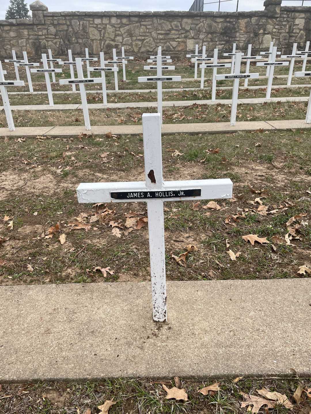 James A. Hollis Junior's grave. Photo 3