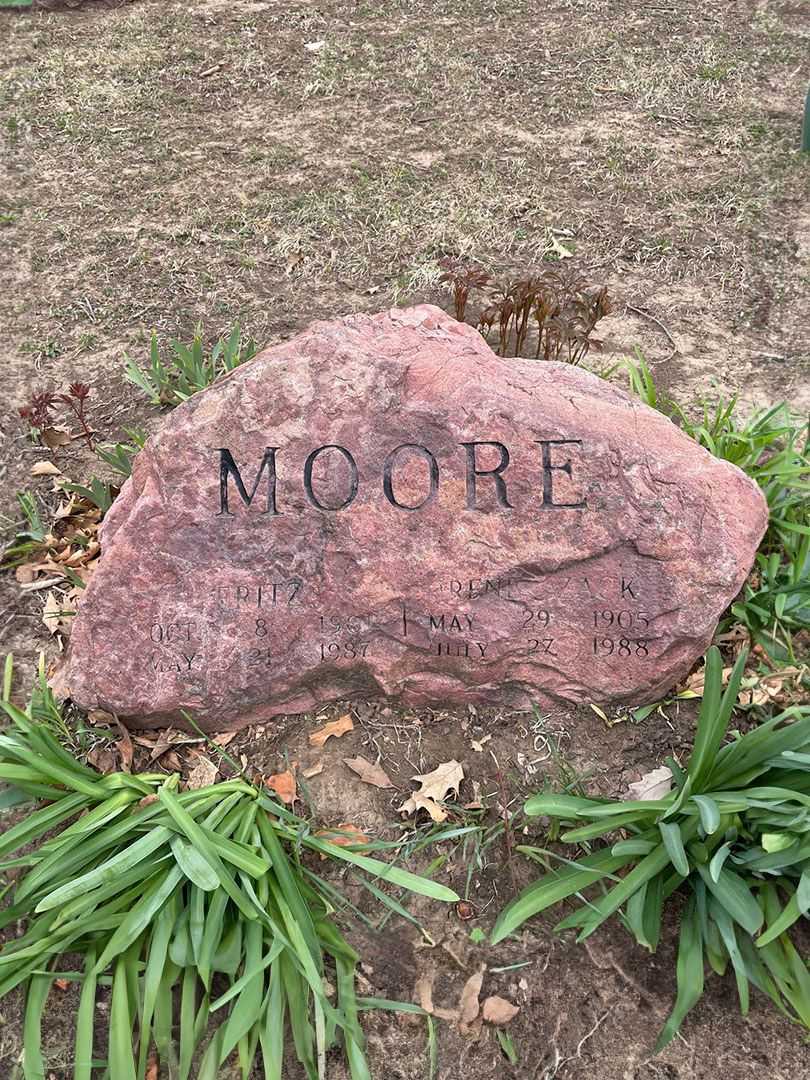 Irene Zack Moore's grave. Photo 1