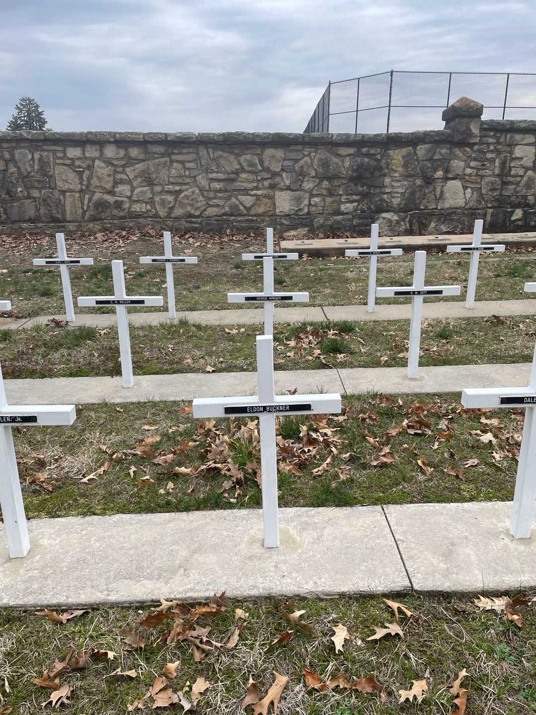 Eldon Buckner's grave. Photo 2