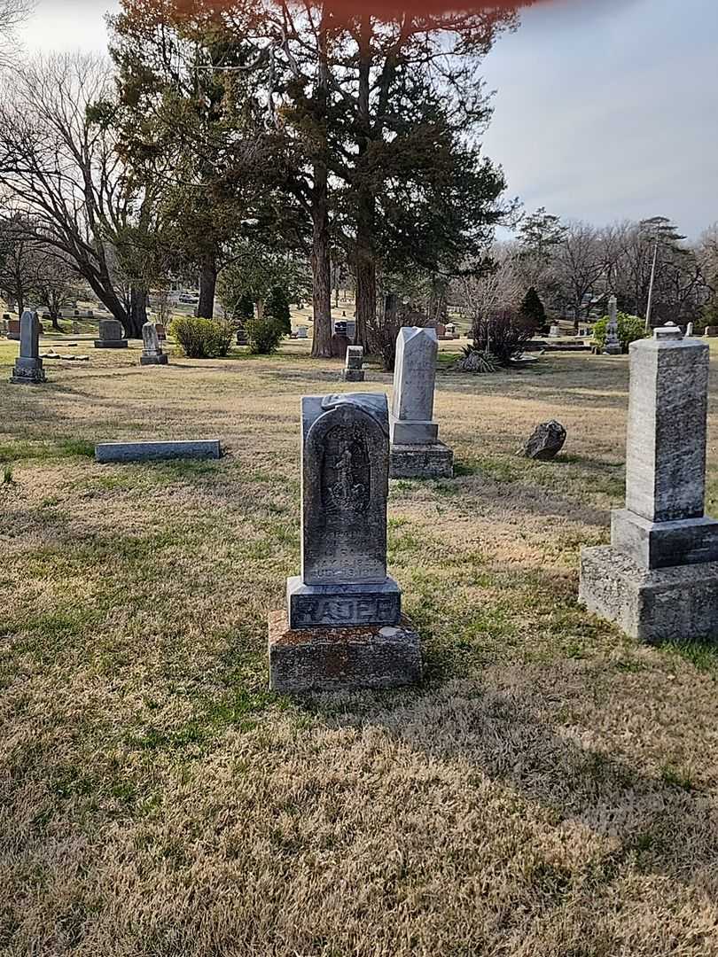 Sarah Ann Rader's grave. Photo 2