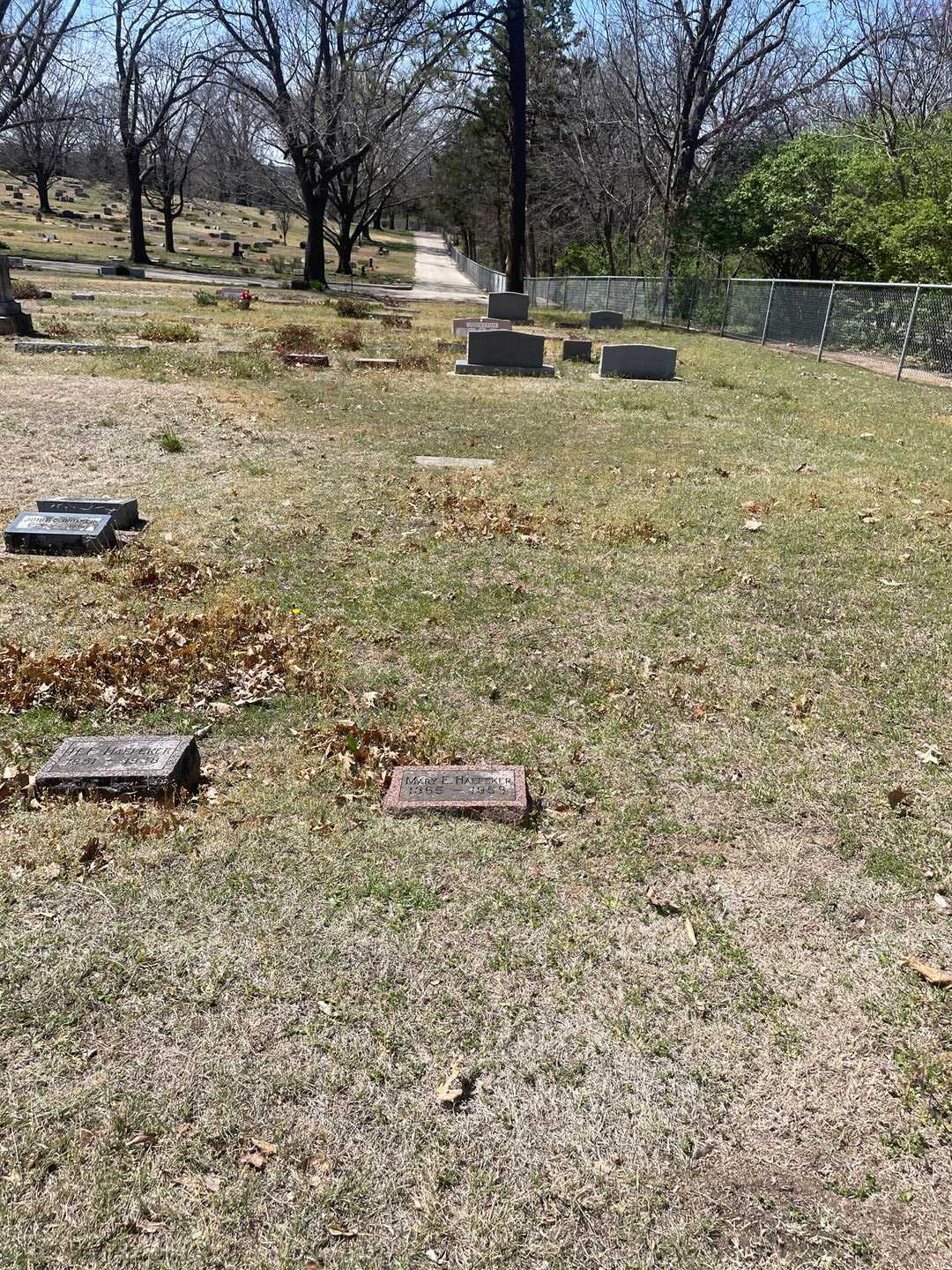 Mary Etta Haefeker's grave. Photo 2