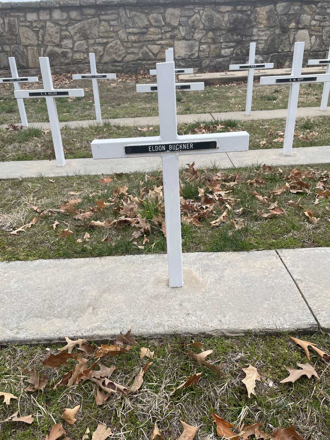 Eldon Buckner's grave. Photo 3
