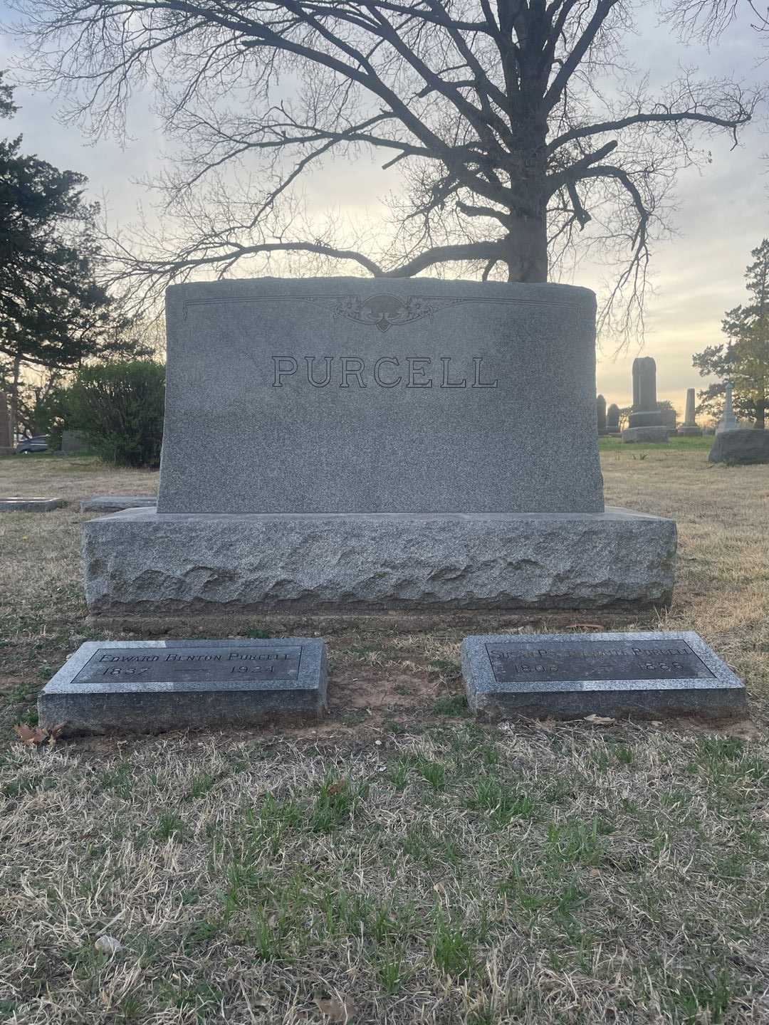 Mary Caldwell Purcell's grave. Photo 1